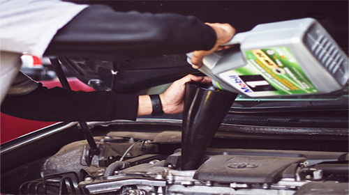 Need Auto Repair in Margate Florida? Look to Mac Auto for Expert Tire Services, Brake Services, Oil Changes, and Car Battery Replacements 3 Oil Change